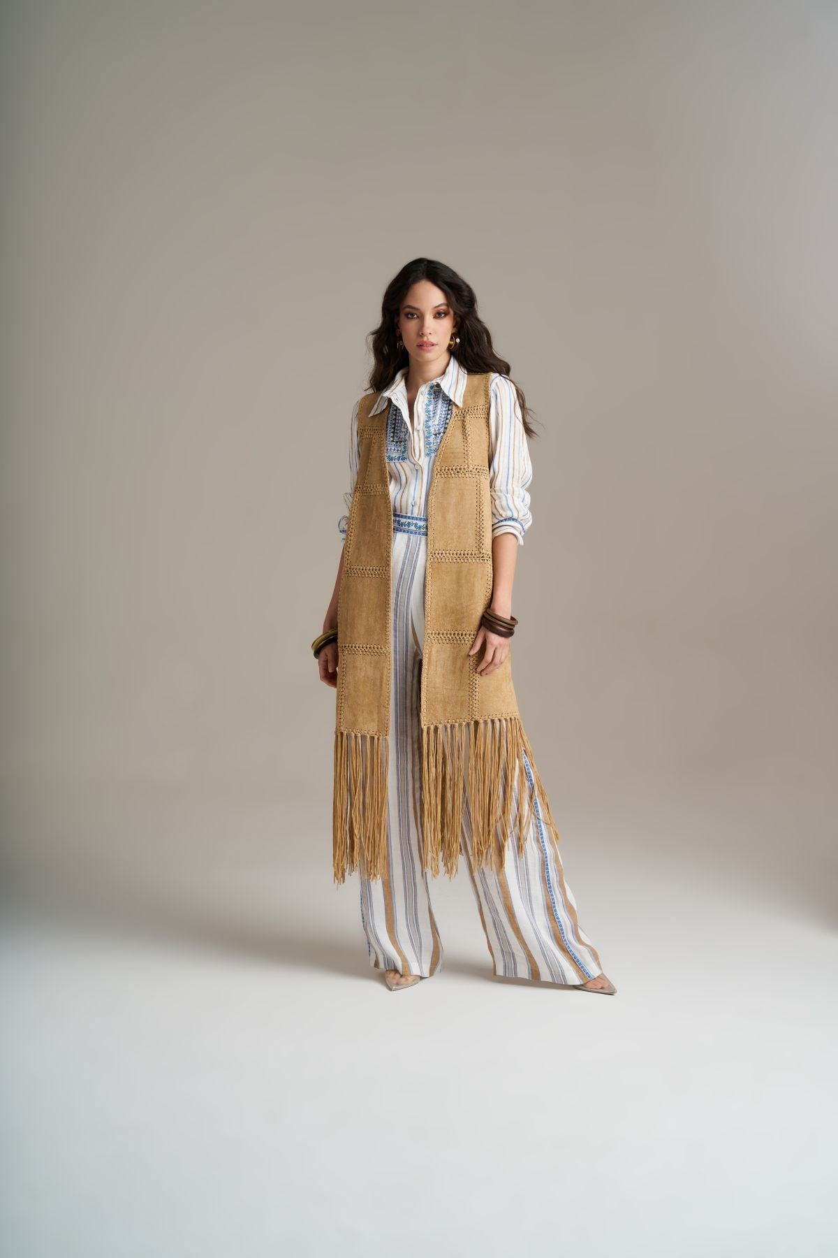 Gilet lungo con frange in eco suede