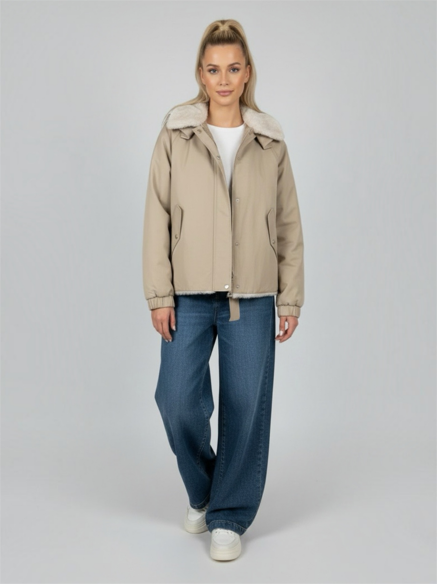Giubbotto parka corto con interno eco pelliccia