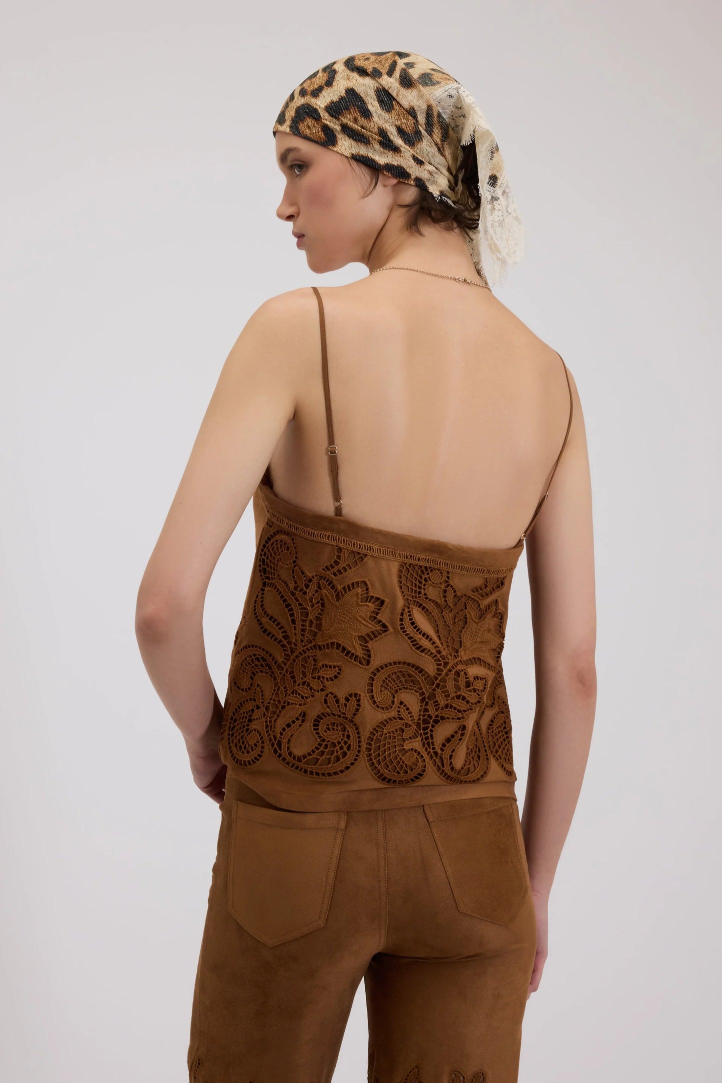 Top scamosciato ricamato Ermanno