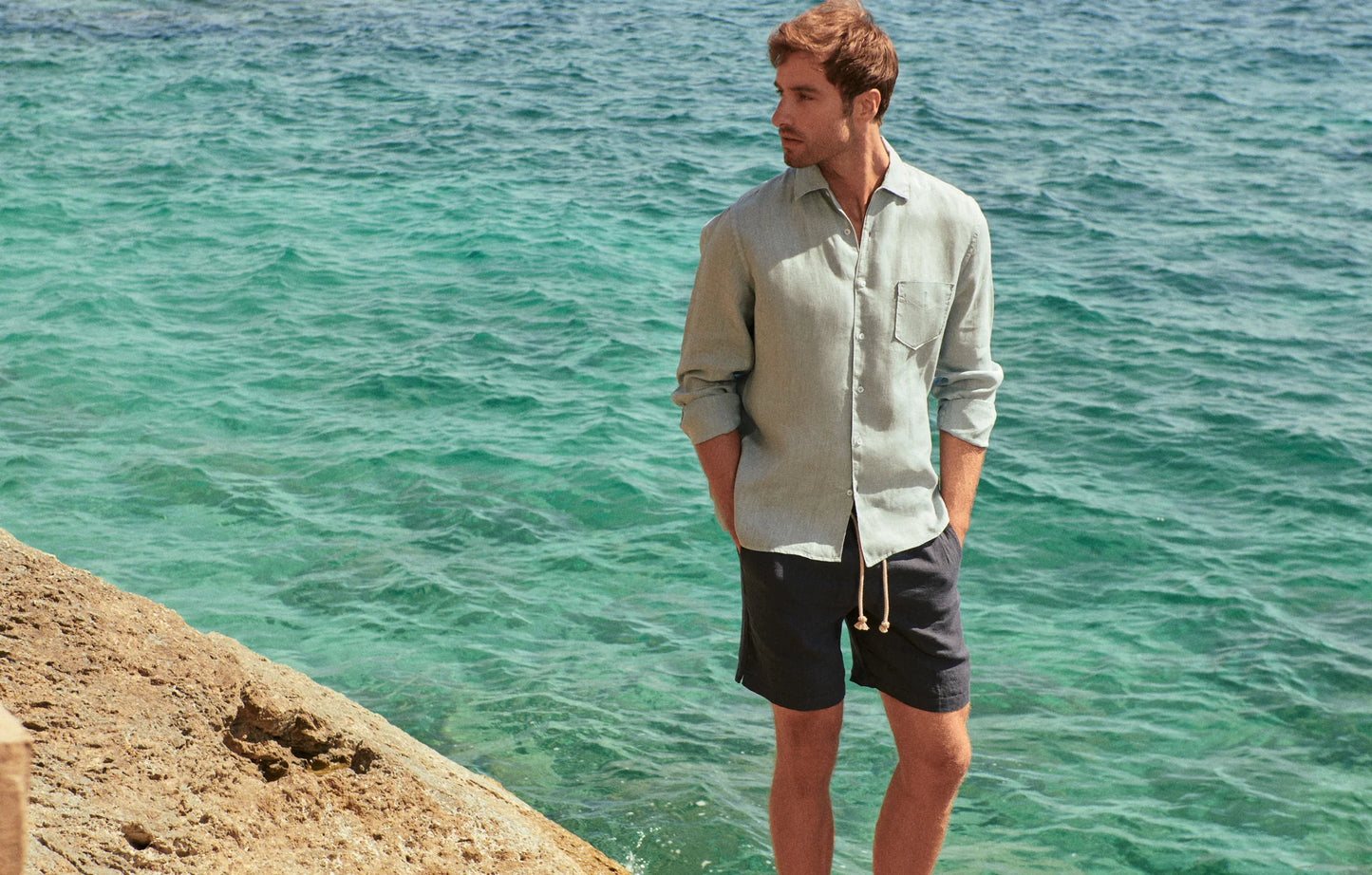 Pantaloncini Manebì in lino blu