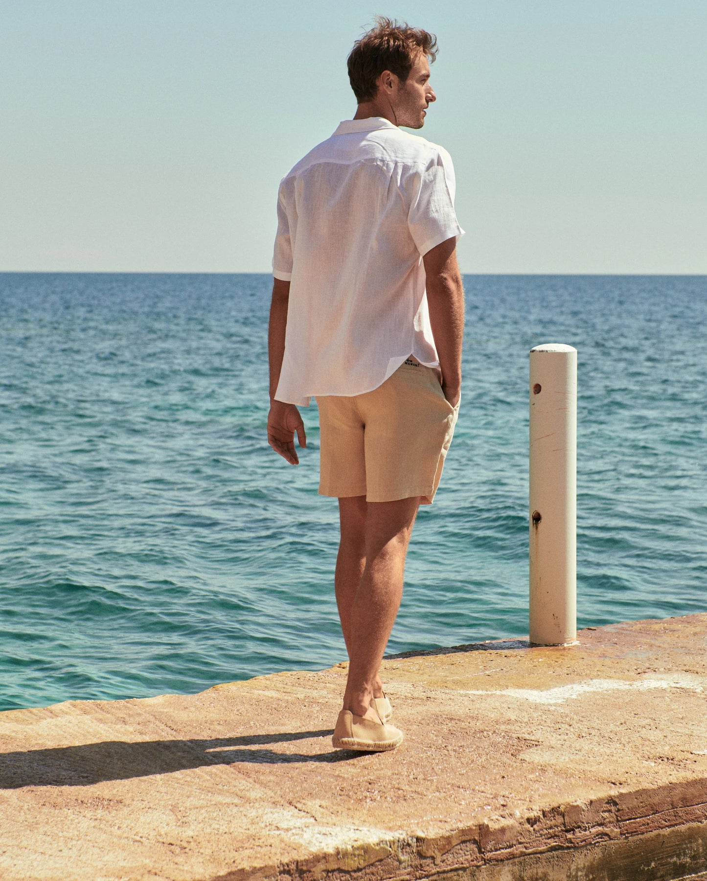 Pantaloncini Manebì in lino beige