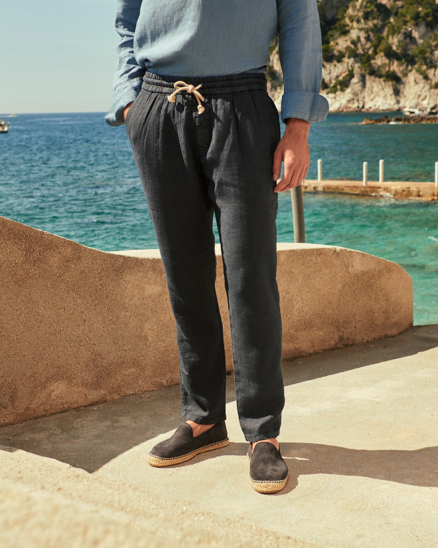 Pantaloni Manebì in lino blu